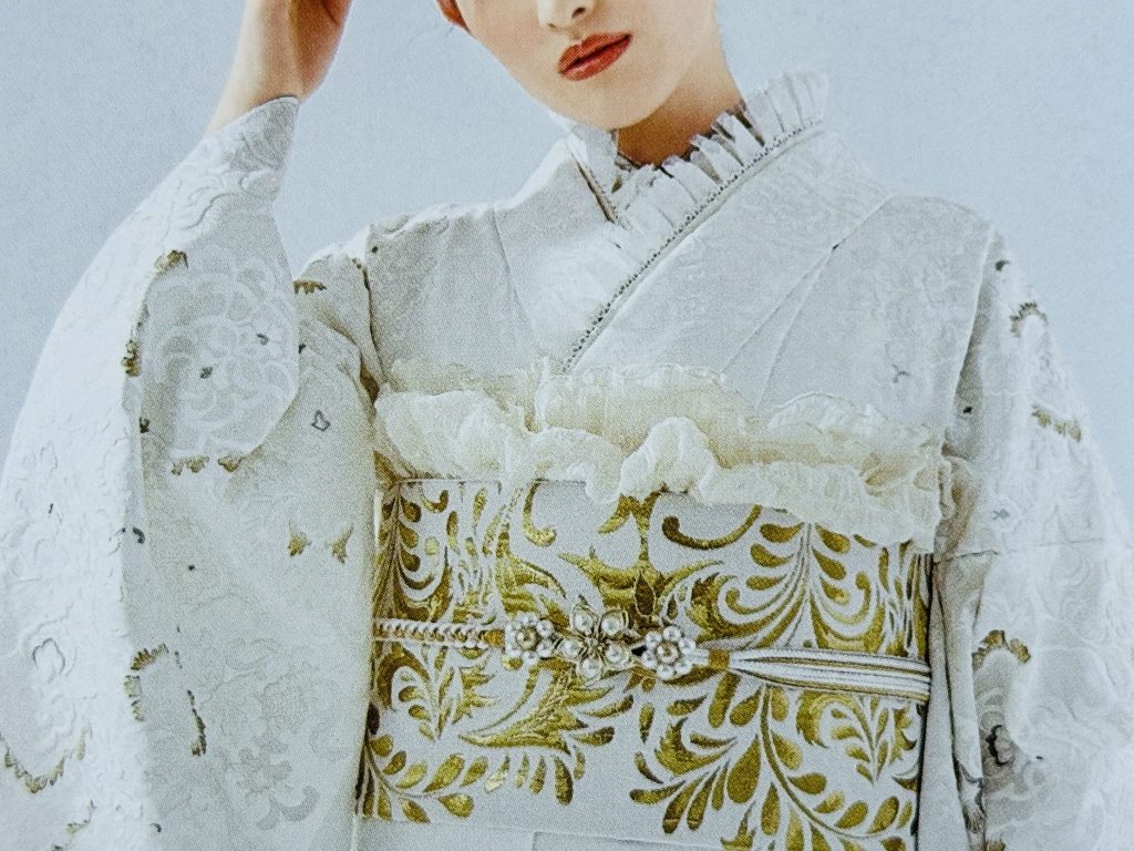 レースの重ね衿、帯揚