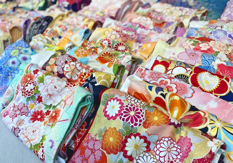 人気のレンタル振袖がたくさん戻ってきています！